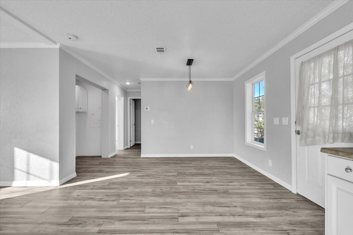 Image 9 of 30 For 2610 Clyde Avenue