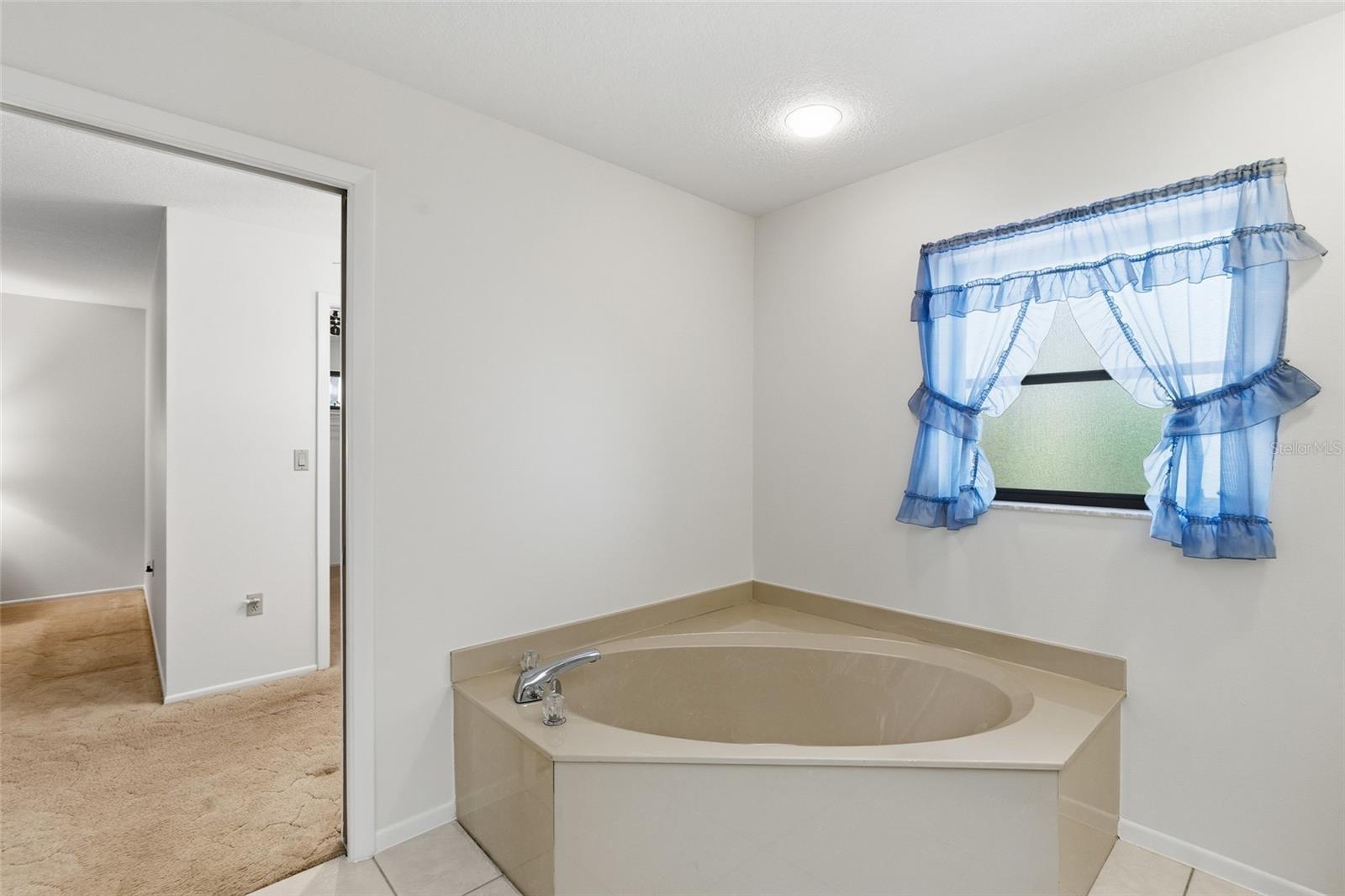 Image 25 of 49 For 21230 Covington Avenue