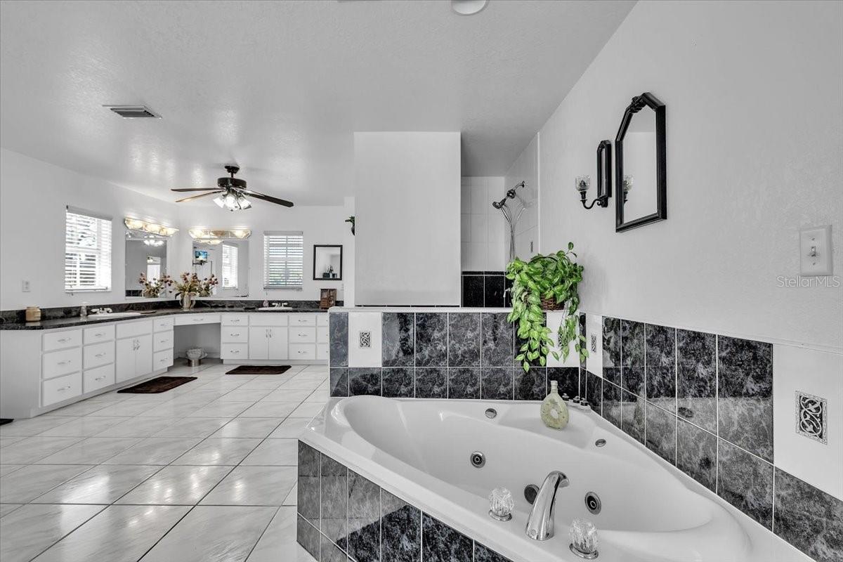 Image 20 of 52 For 3900 Colony Court