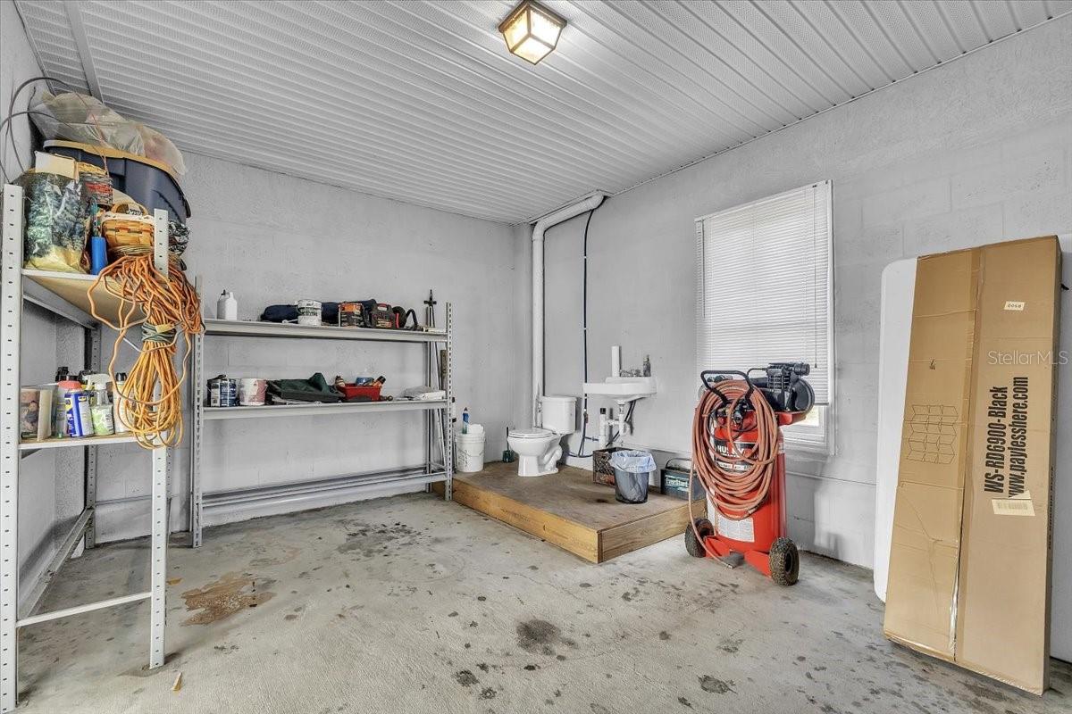 Image 35 of 52 For 3900 Colony Court