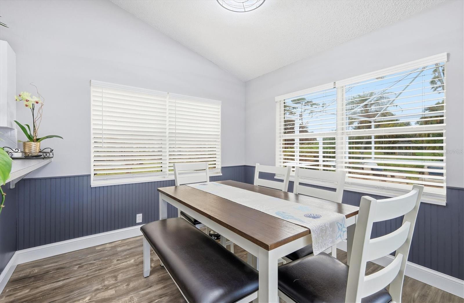 Image 17 of 54 For 387 Viceroy Terrace