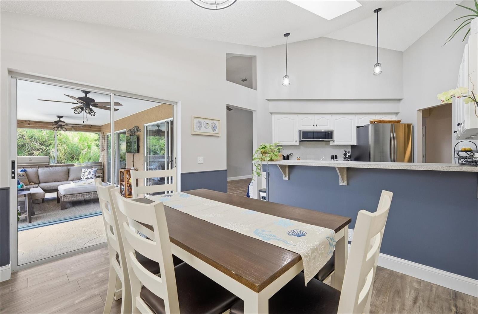 Image 18 of 54 For 387 Viceroy Terrace