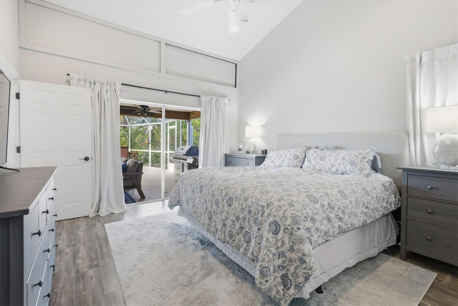 Image 22 of 54 For 387 Viceroy Terrace