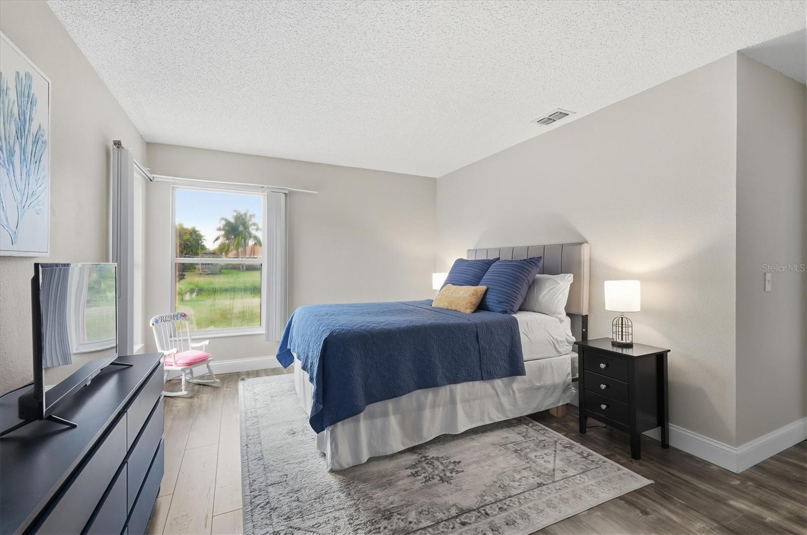 Image 26 of 54 For 387 Viceroy Terrace