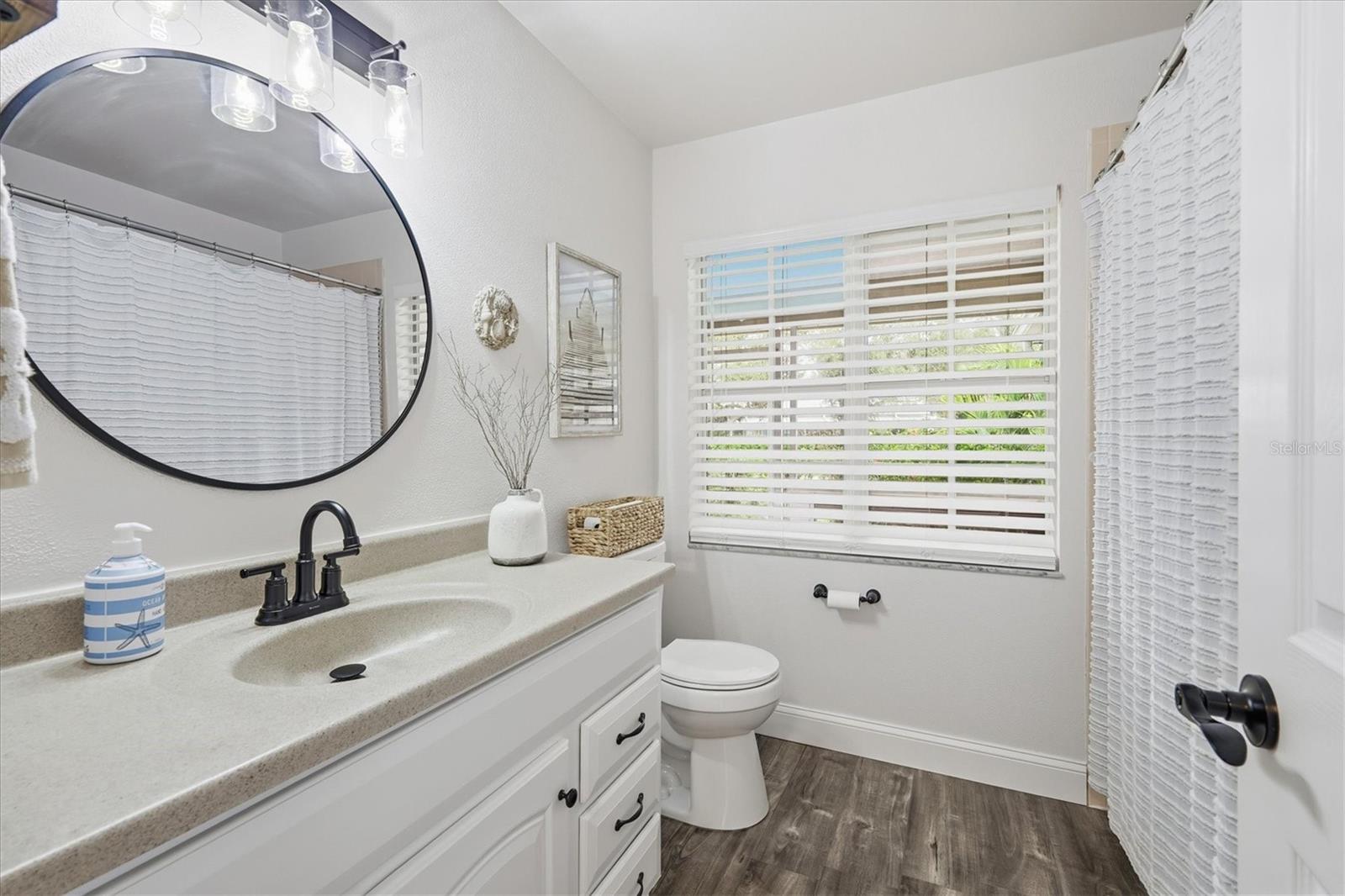 Image 27 of 54 For 387 Viceroy Terrace