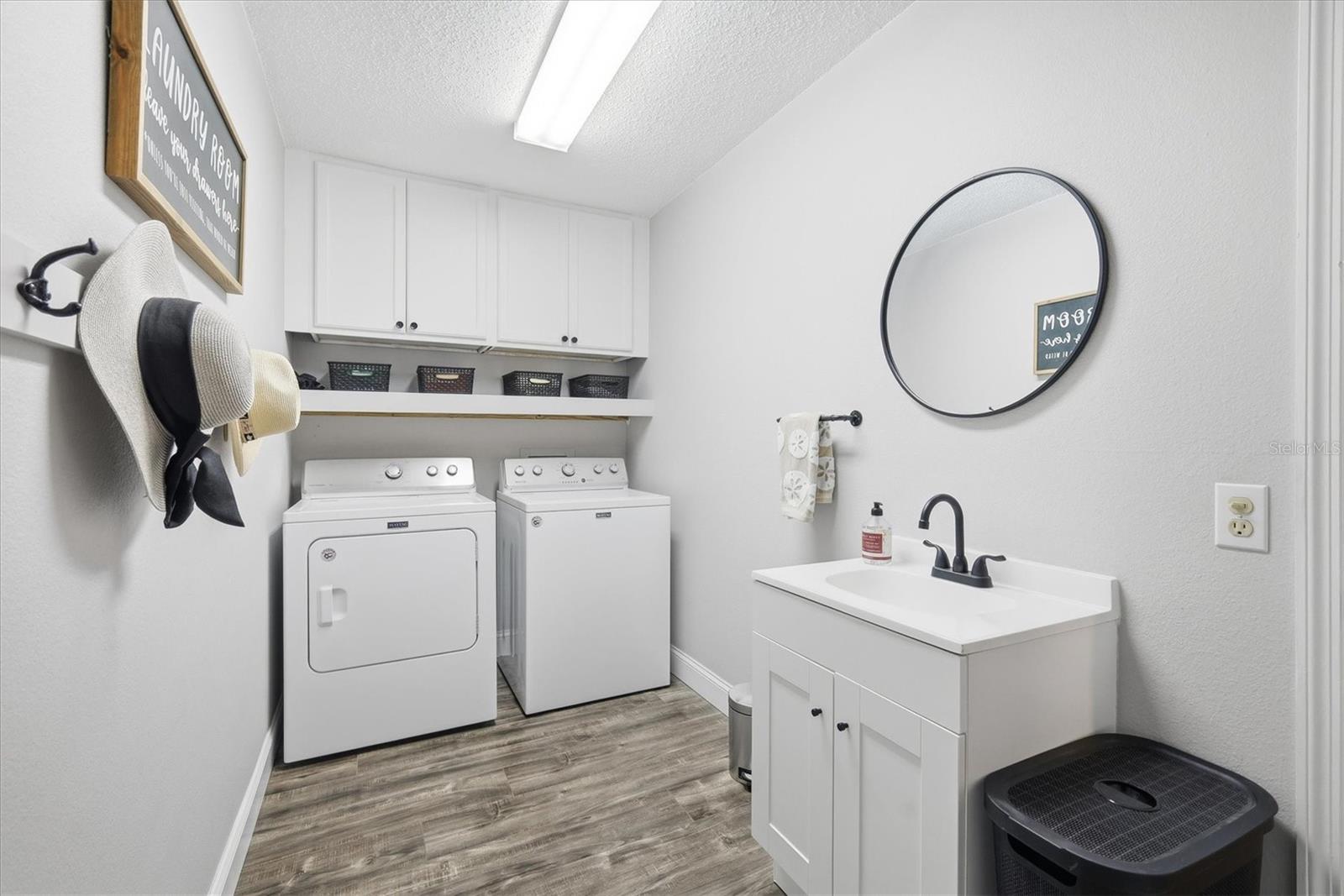 Image 30 of 54 For 387 Viceroy Terrace