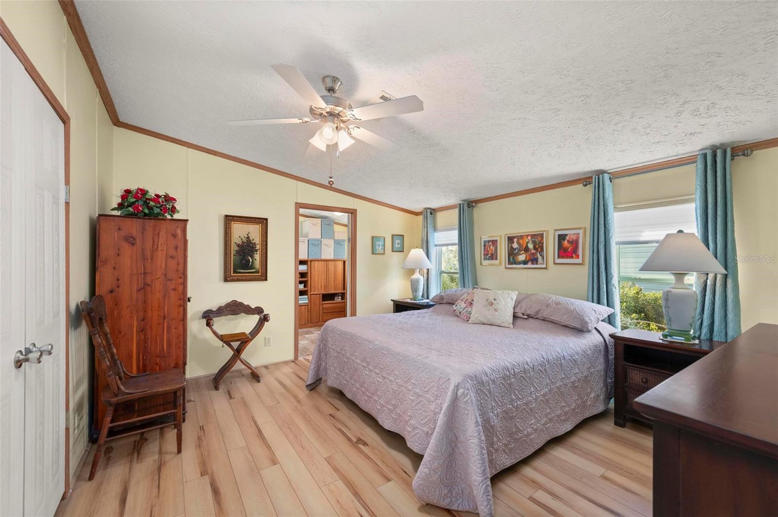 Image 16 of 61 For 1000 Kings Highway 398