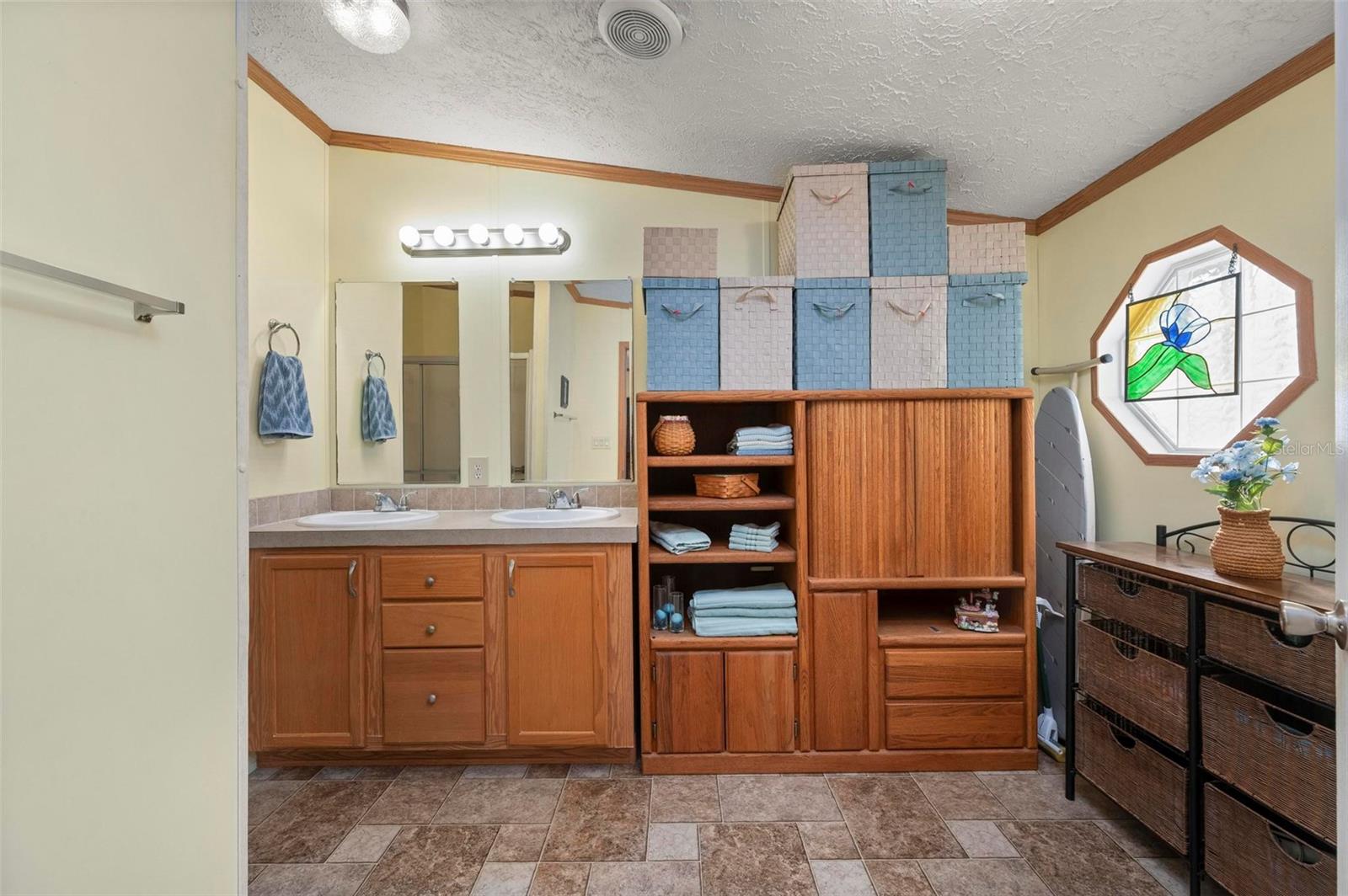 Image 19 of 61 For 1000 Kings Highway 398