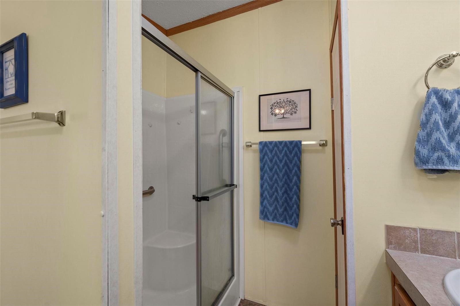 Image 20 of 61 For 1000 Kings Highway 398