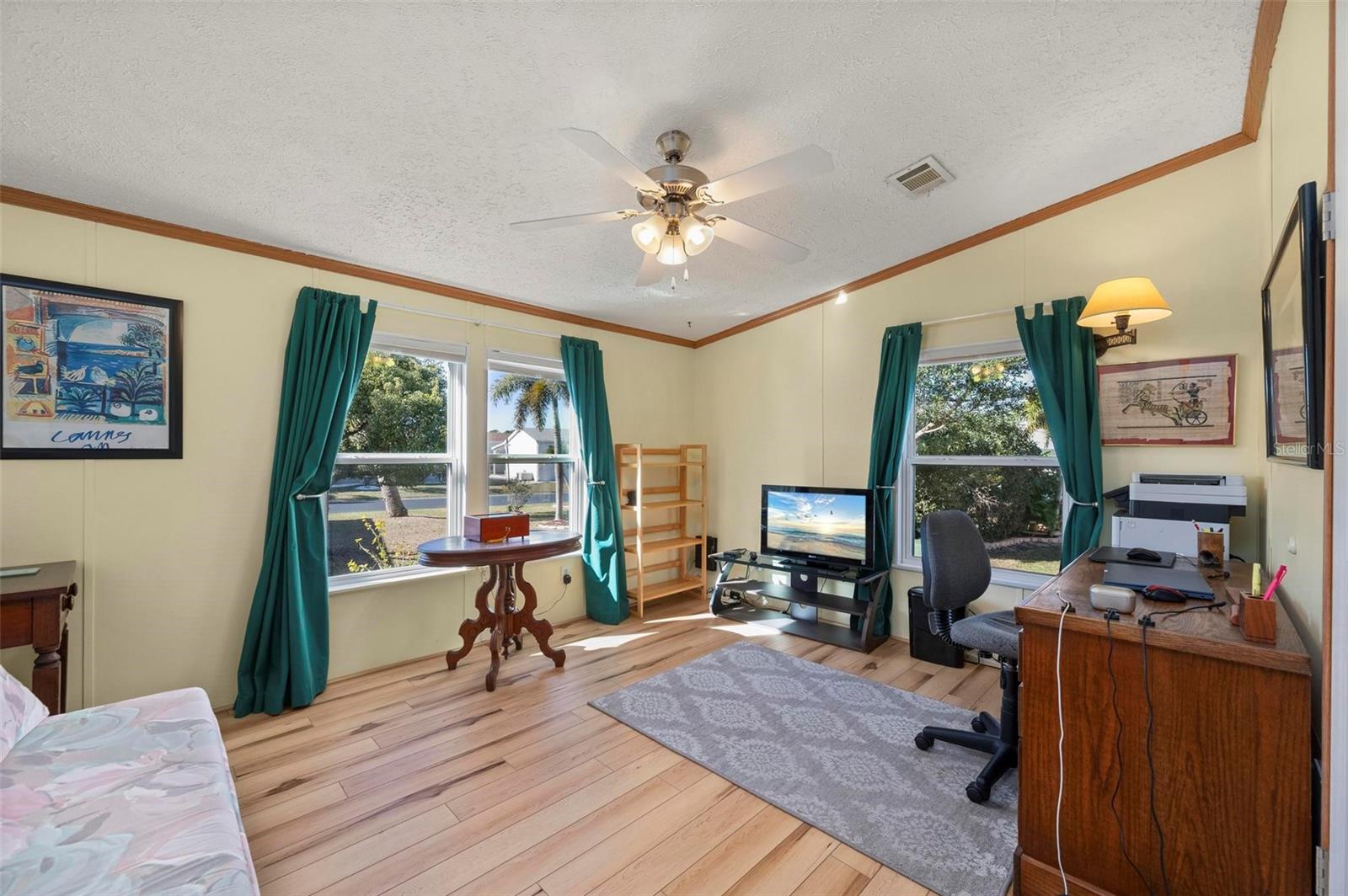 Image 24 of 61 For 1000 Kings Highway 398