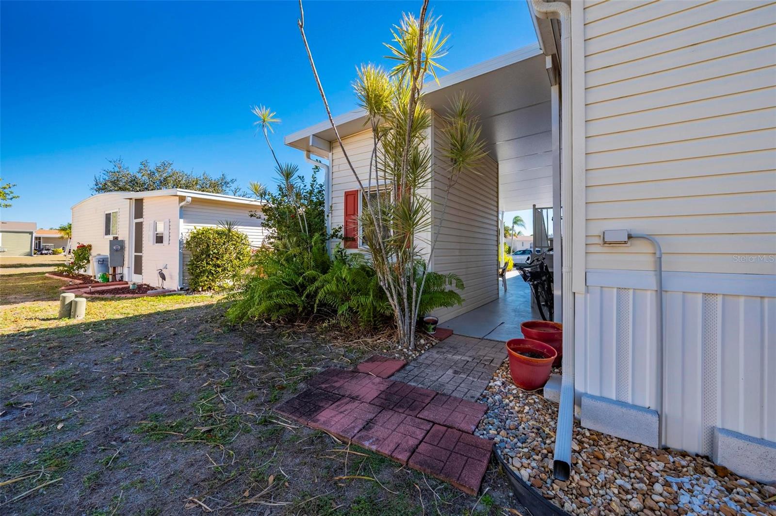 Image 34 of 61 For 1000 Kings Highway 398