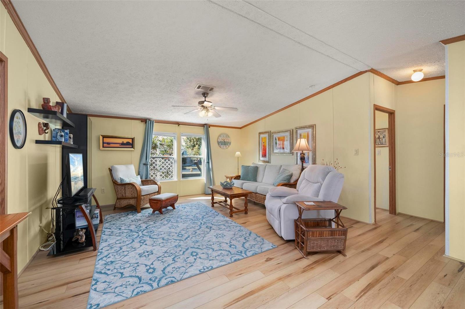 Image 7 of 61 For 1000 Kings Highway 398