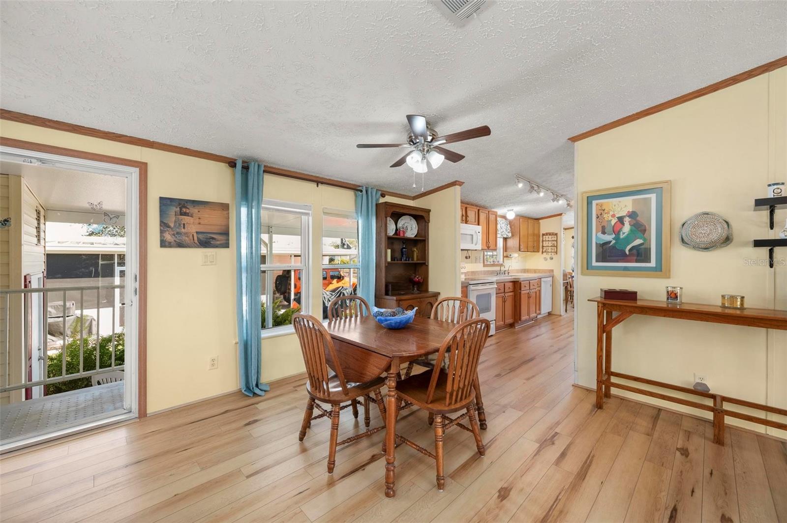 Image 9 of 61 For 1000 Kings Highway 398