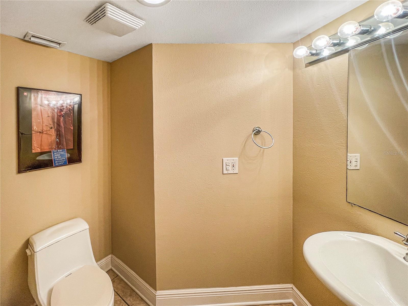 Image 5 of 22 For 3110 Magdalina Drive