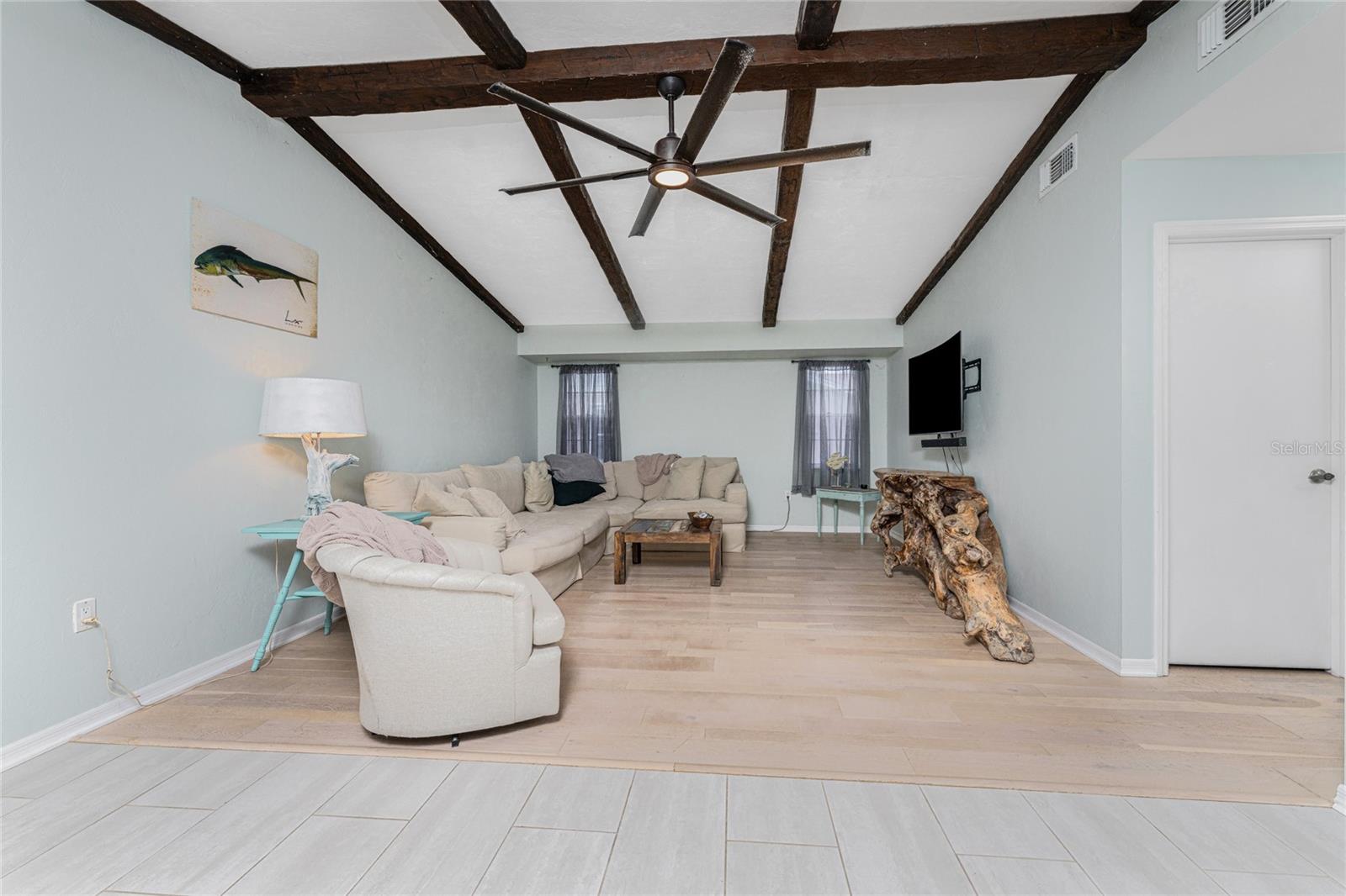 Image 10 of 64 For 3033 Chapman Boulevard