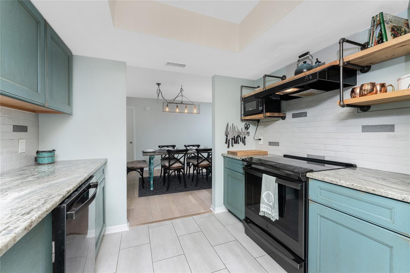 Image 17 of 64 For 3033 Chapman Boulevard