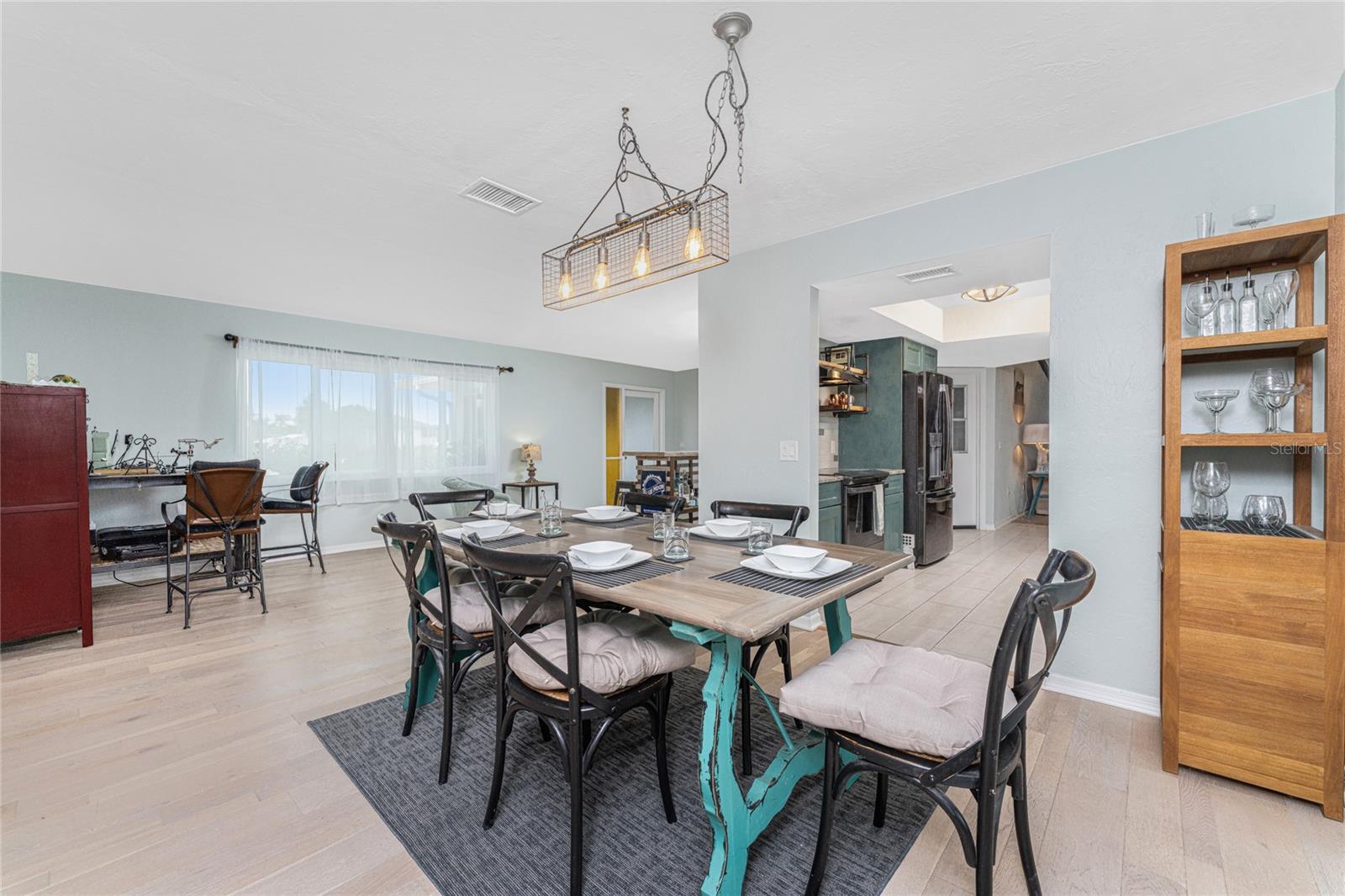 Image 19 of 64 For 3033 Chapman Boulevard