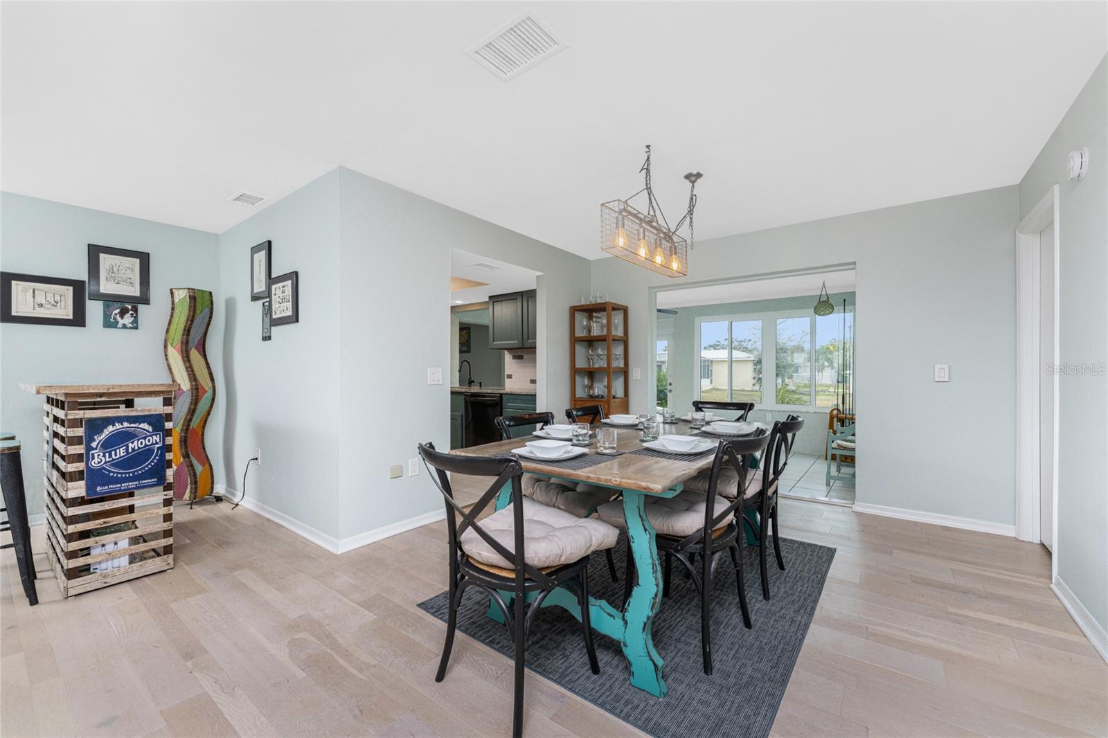 Image 21 of 64 For 3033 Chapman Boulevard