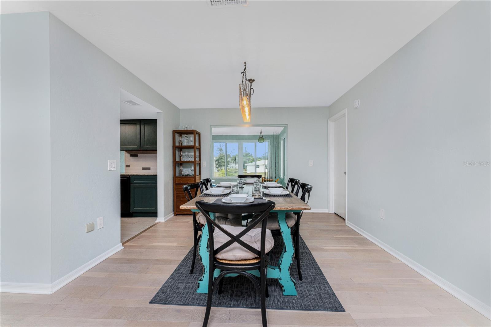 Image 22 of 64 For 3033 Chapman Boulevard