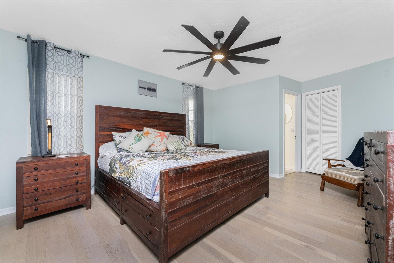 Image 27 of 64 For 3033 Chapman Boulevard