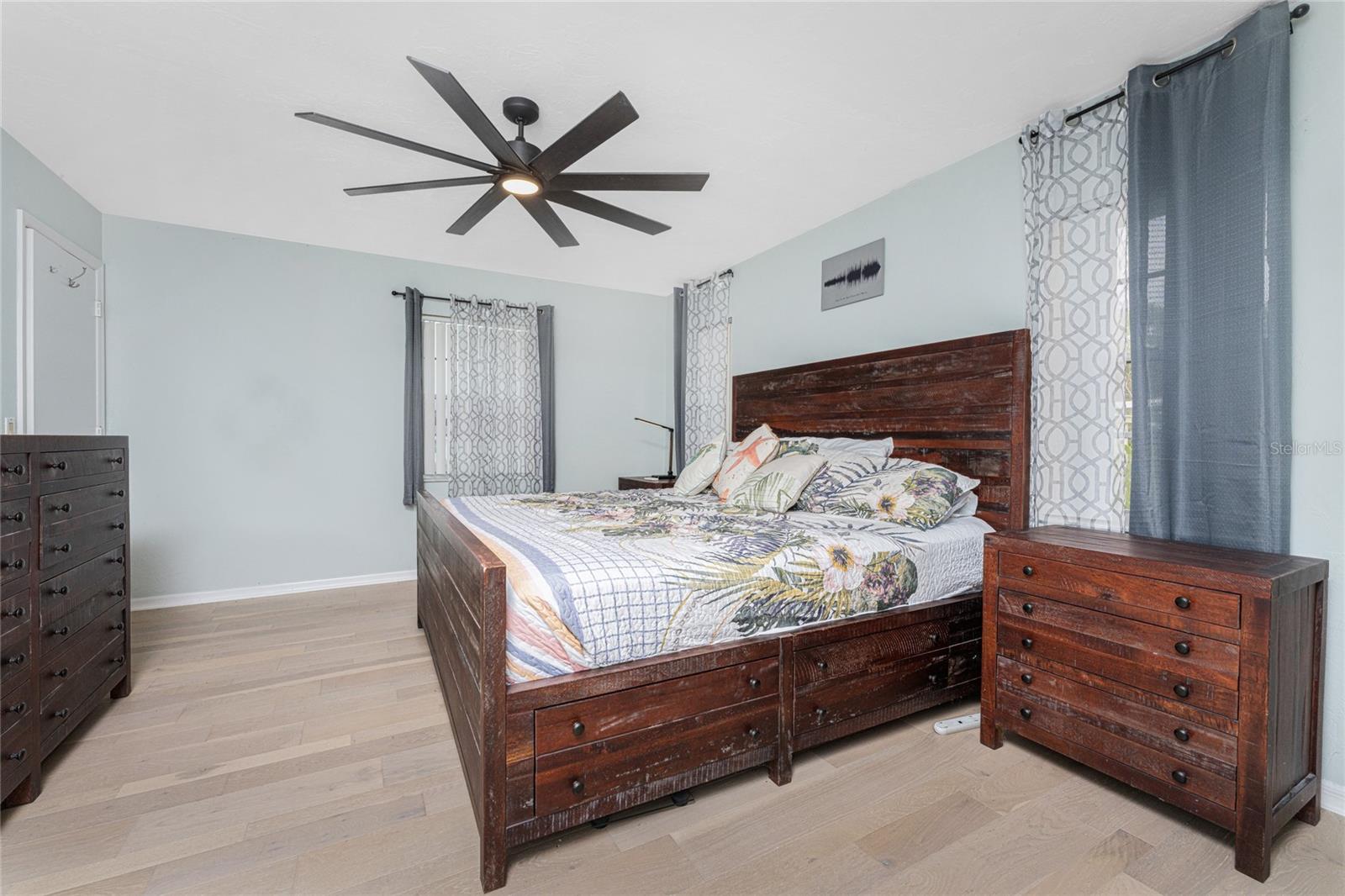 Image 28 of 64 For 3033 Chapman Boulevard