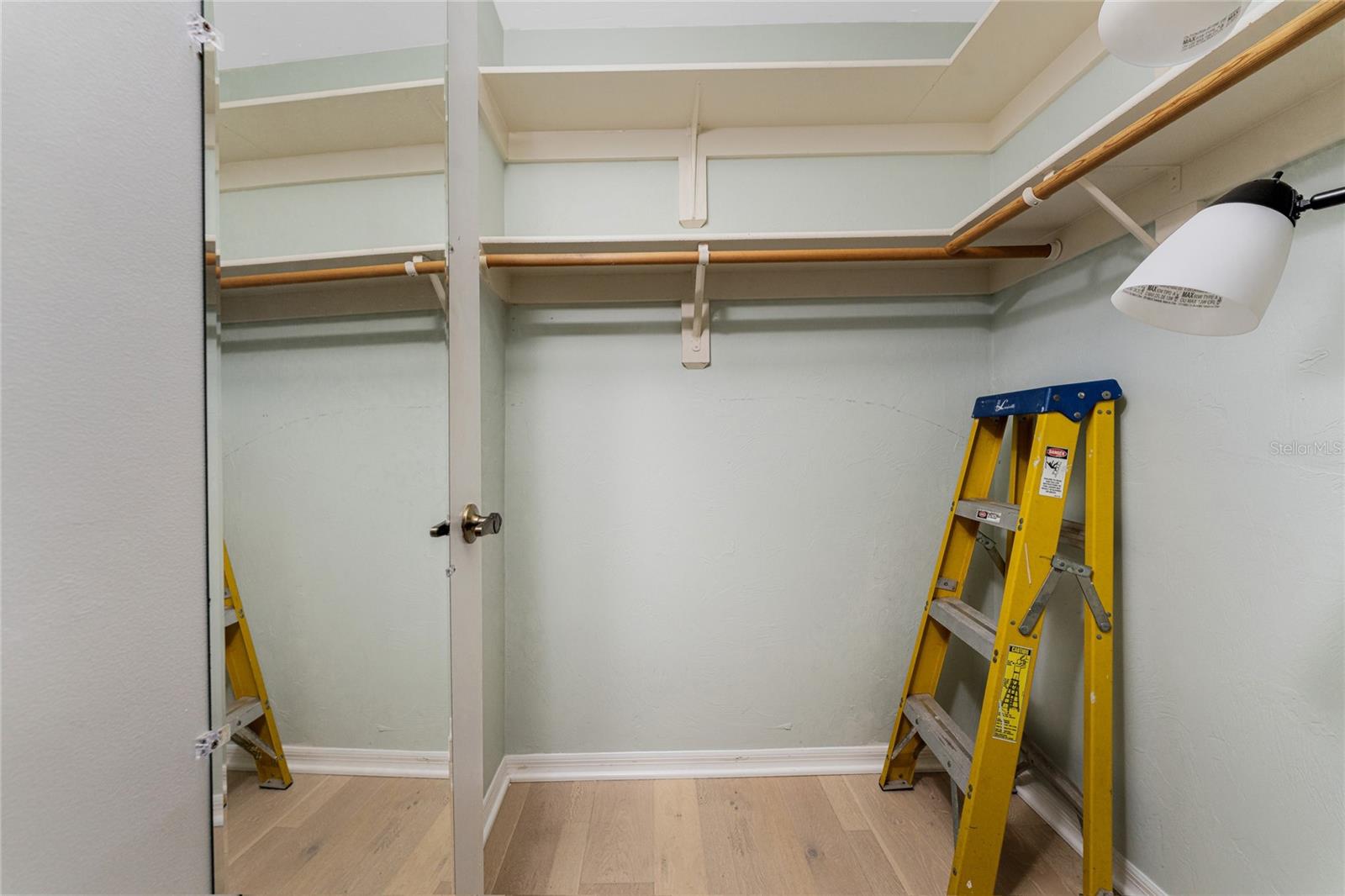 Image 33 of 64 For 3033 Chapman Boulevard