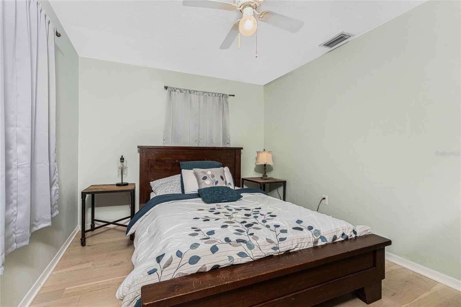 Image 36 of 64 For 3033 Chapman Boulevard