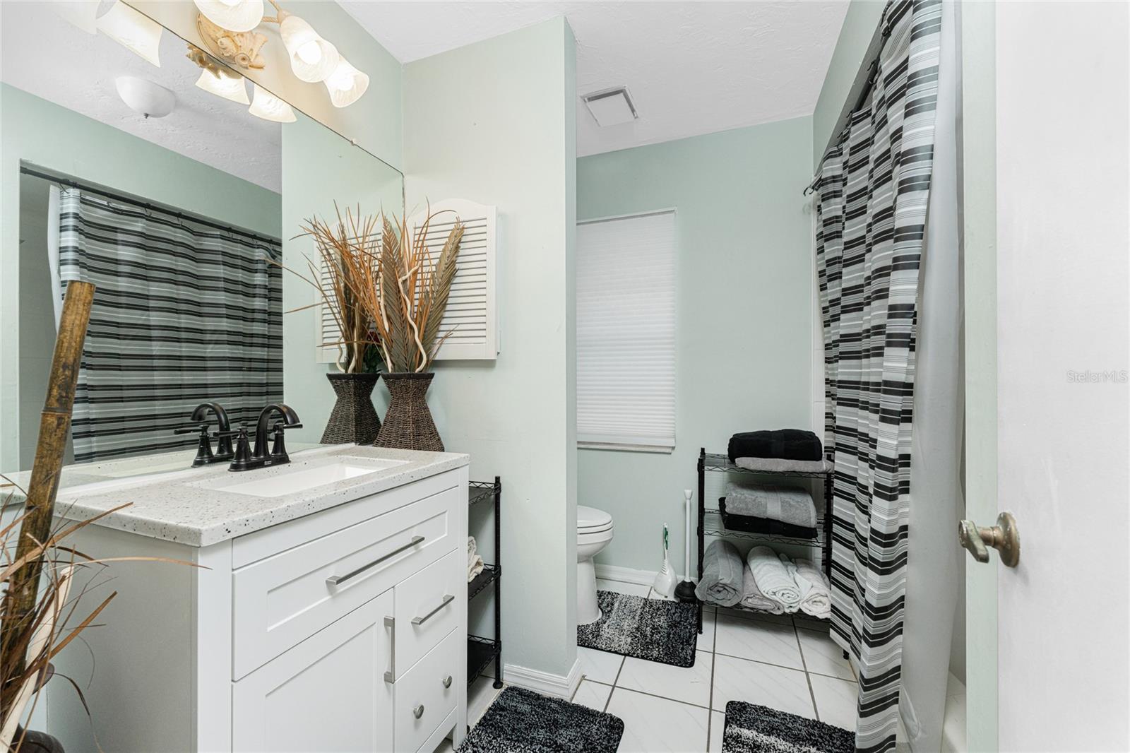 Image 37 of 64 For 3033 Chapman Boulevard