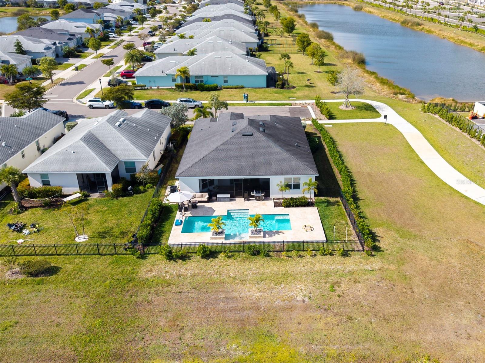 Image 36 of 79 For 17645 Timberline Parkway