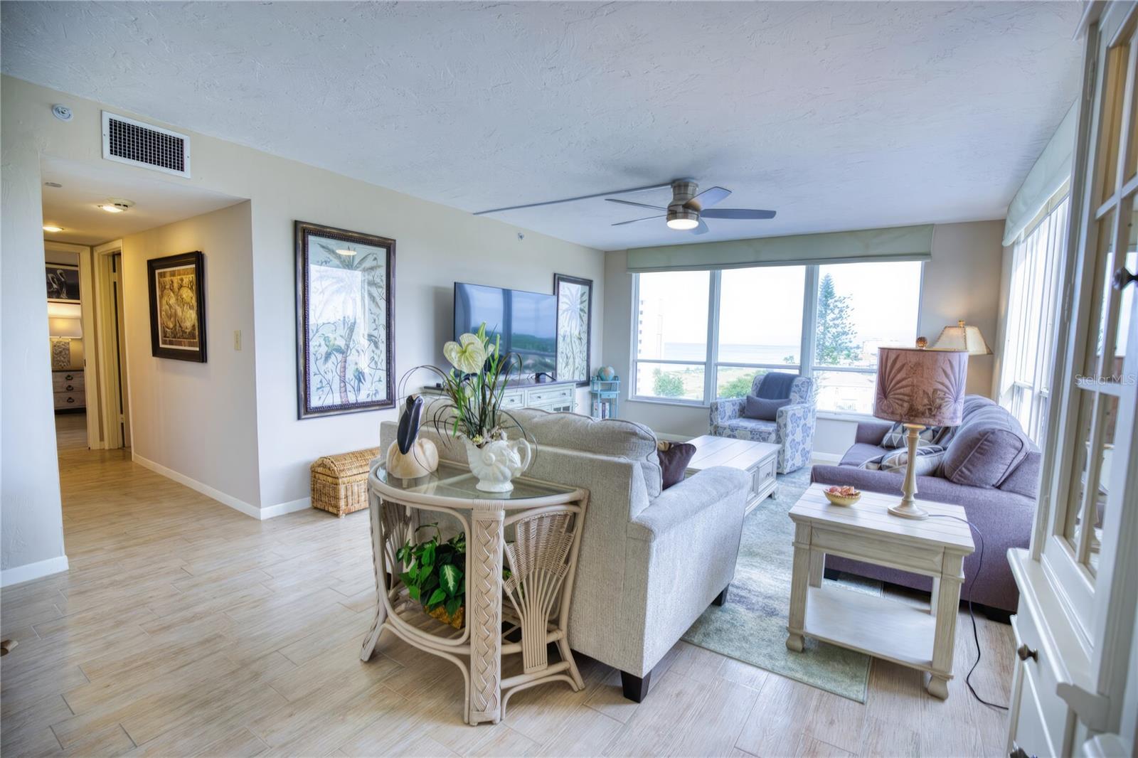 Image 5 of 16 For 627 Alhambra Road 701