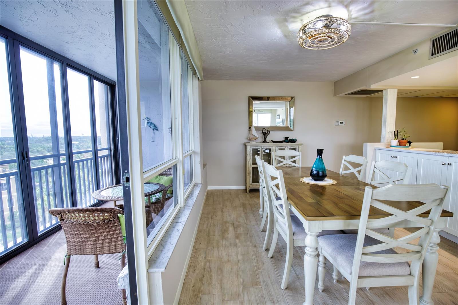 Image 9 of 16 For 627 Alhambra Road 701