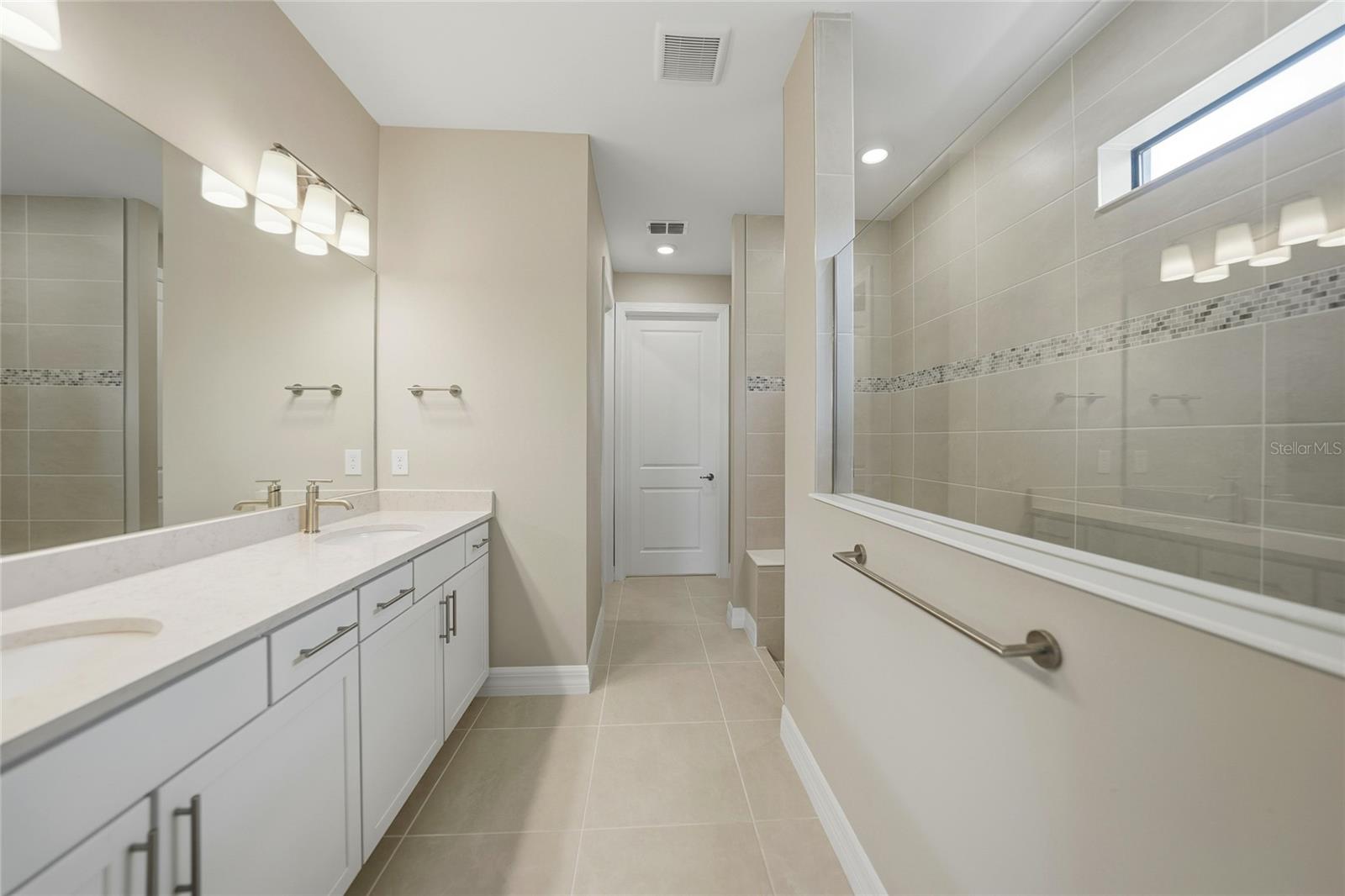 Image 16 of 39 For 2729 Gabel Oak Drive