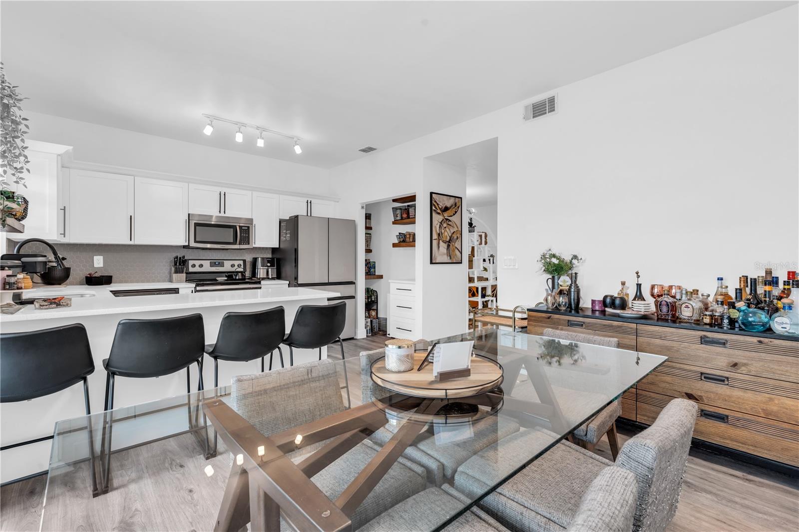 Image 10 of 54 For 3825 Schoolhouse Road E 5