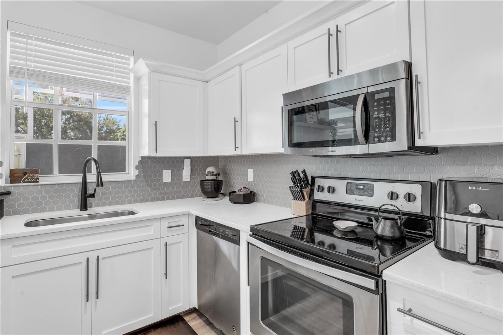 Image 13 of 54 For 3825 Schoolhouse Road E 5