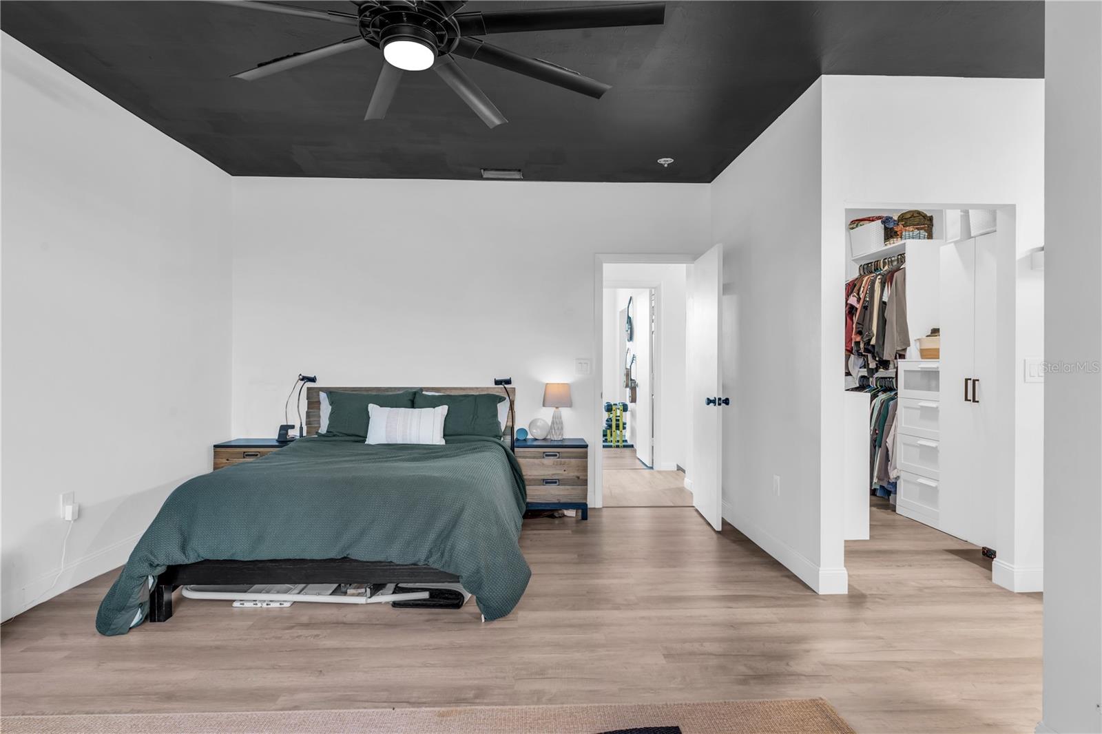 Image 21 of 54 For 3825 Schoolhouse Road E 5