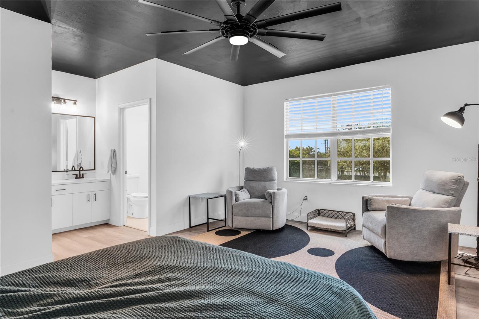 Image 23 of 54 For 3825 Schoolhouse Road E 5