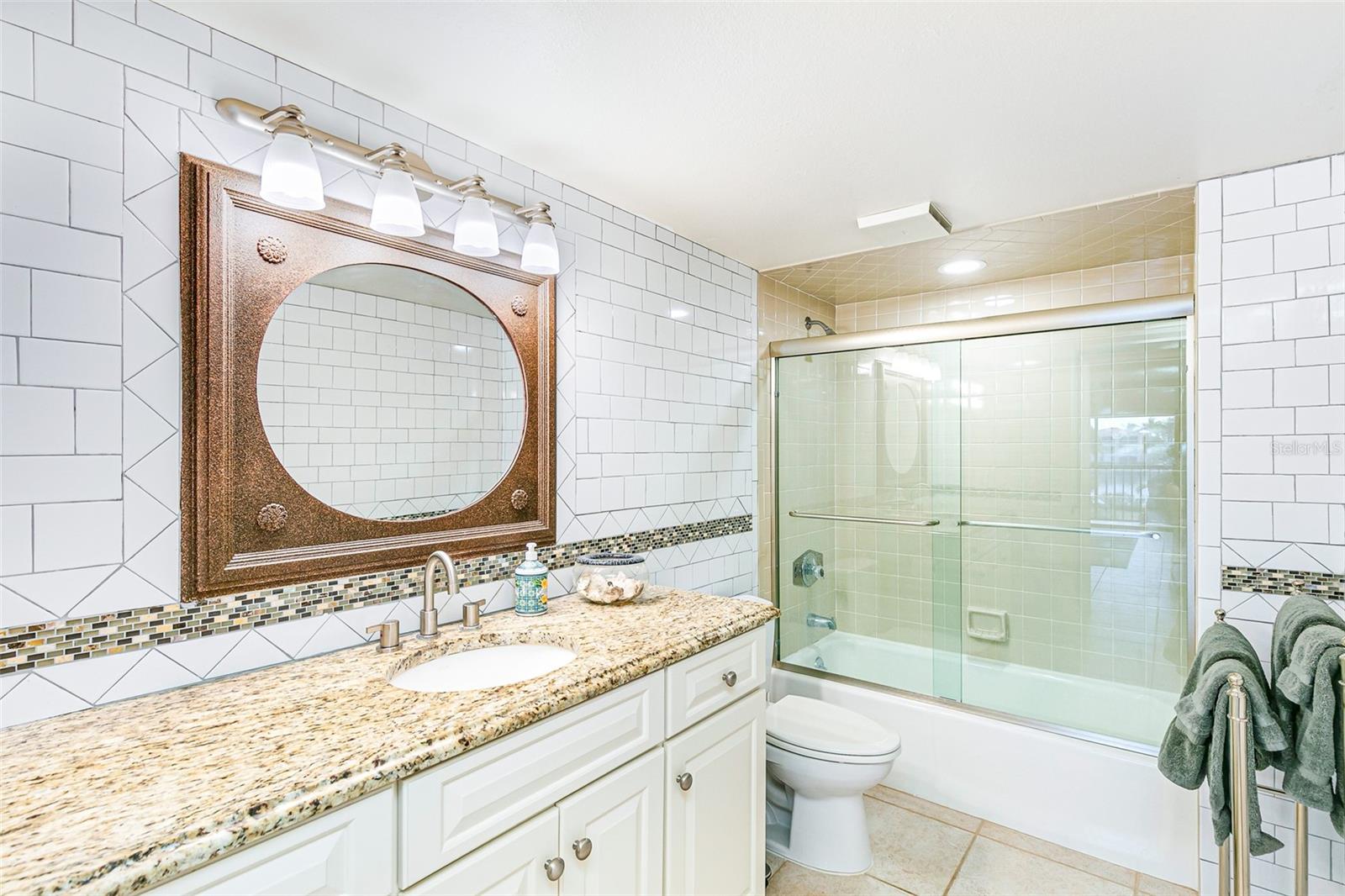 Image 26 of 31 For 3255 Sugarloaf Key Road 31b