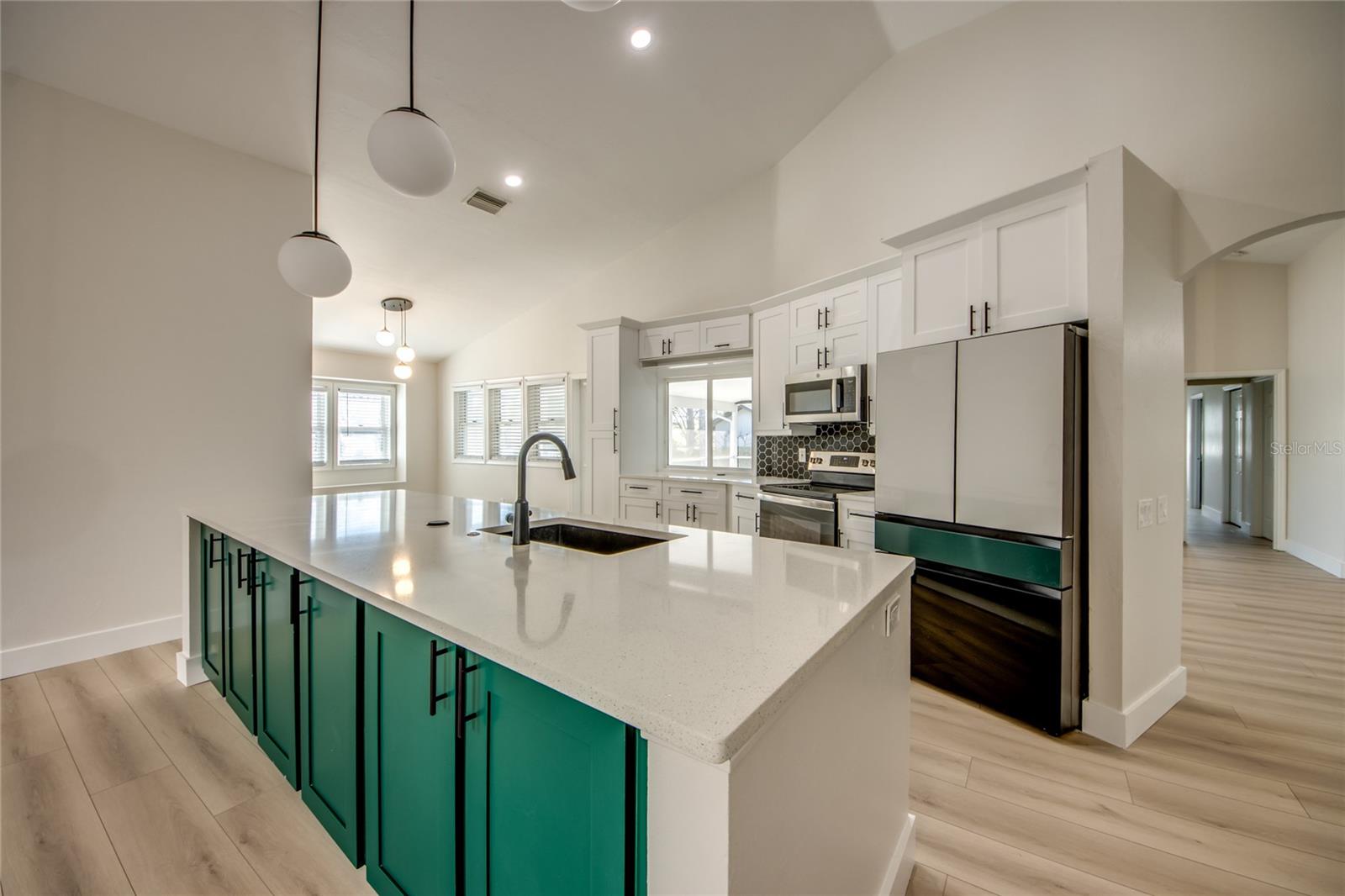 Image 18 of 52 For 6205 Deer Run