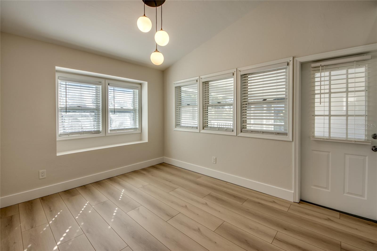 Image 21 of 52 For 6205 Deer Run