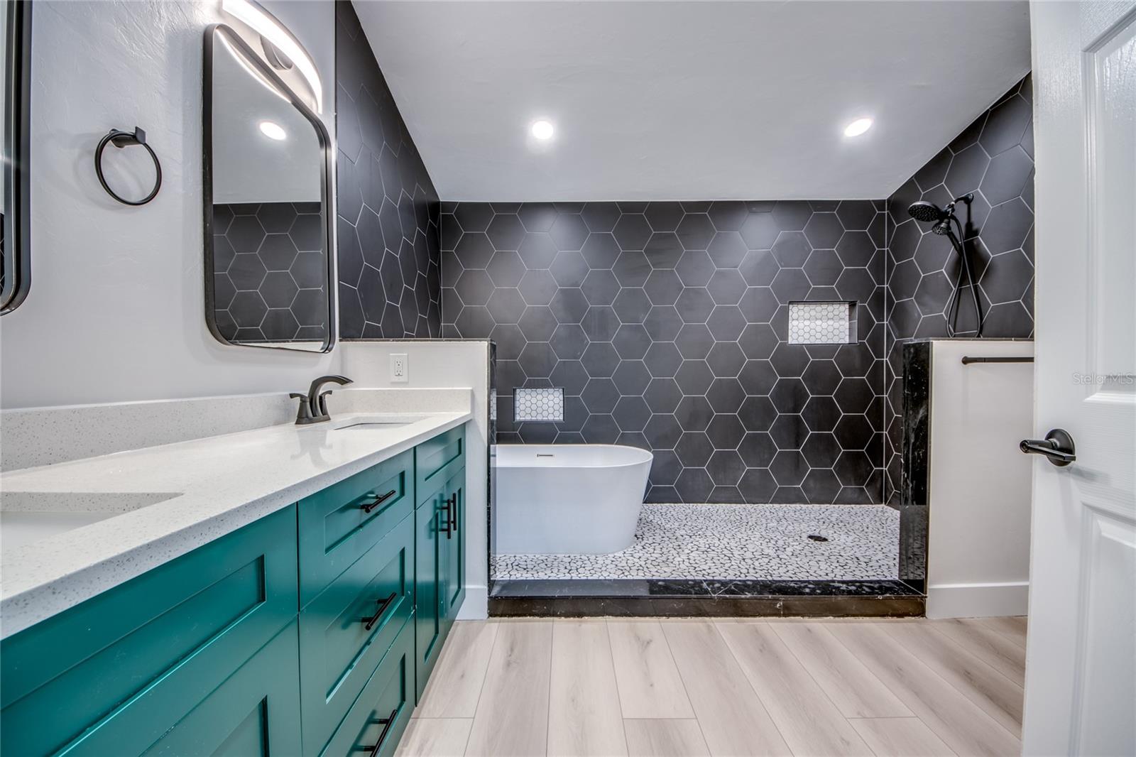 Image 28 of 52 For 6205 Deer Run