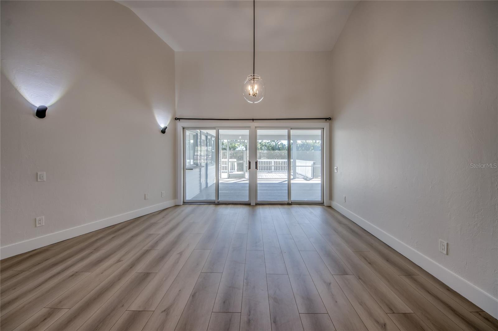 Image 7 of 52 For 6205 Deer Run