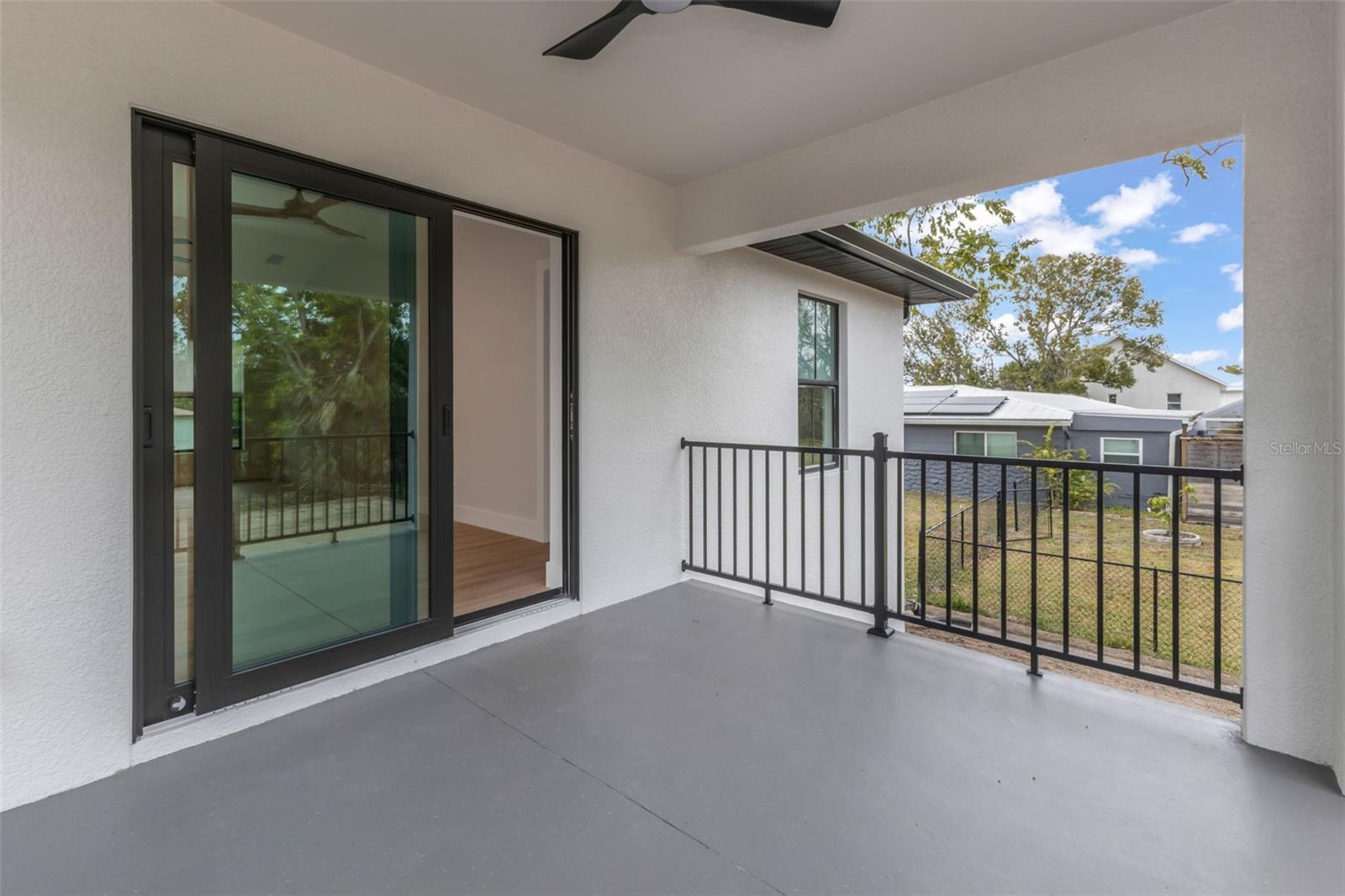 Listing photo id 27 for 3414 Palm Drive