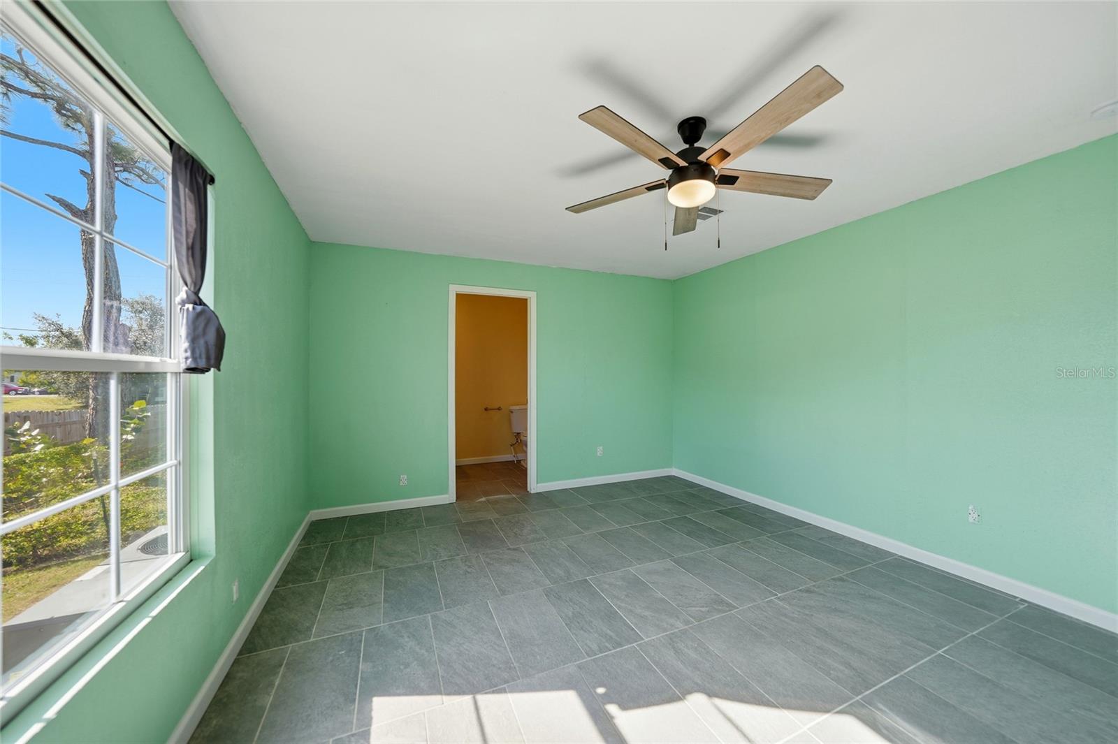 Image 13 of 25 For 11337 Pineapple Road