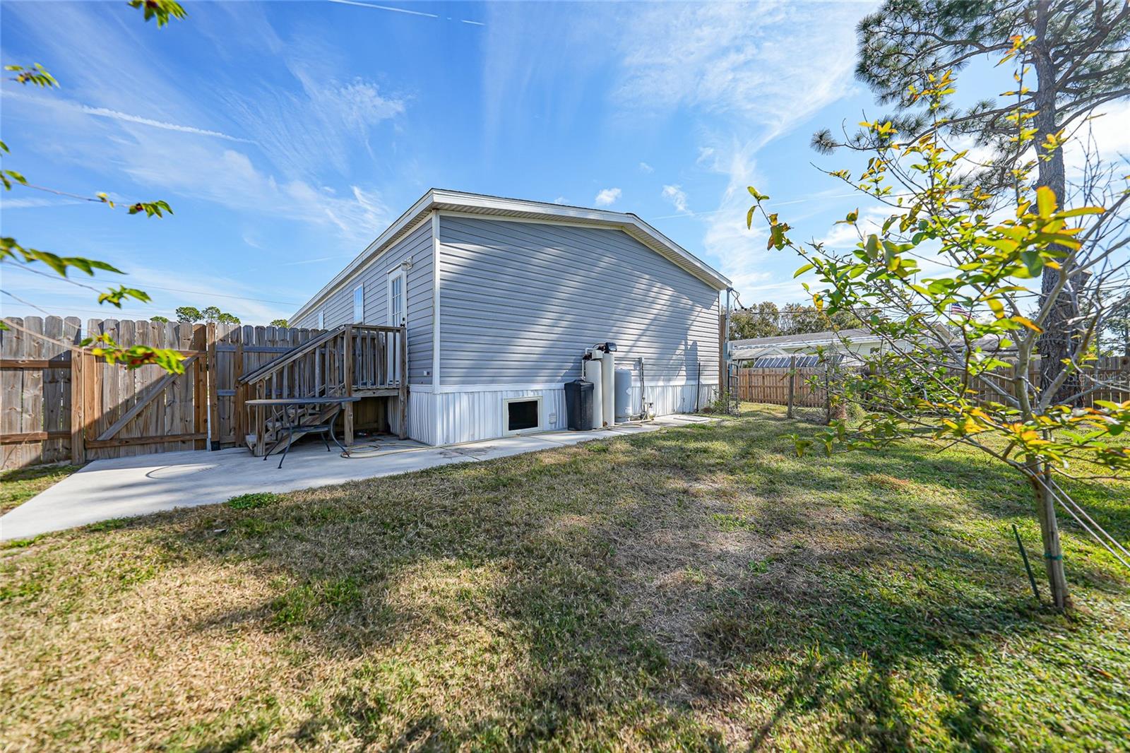 Image 23 of 25 For 11337 Pineapple Road