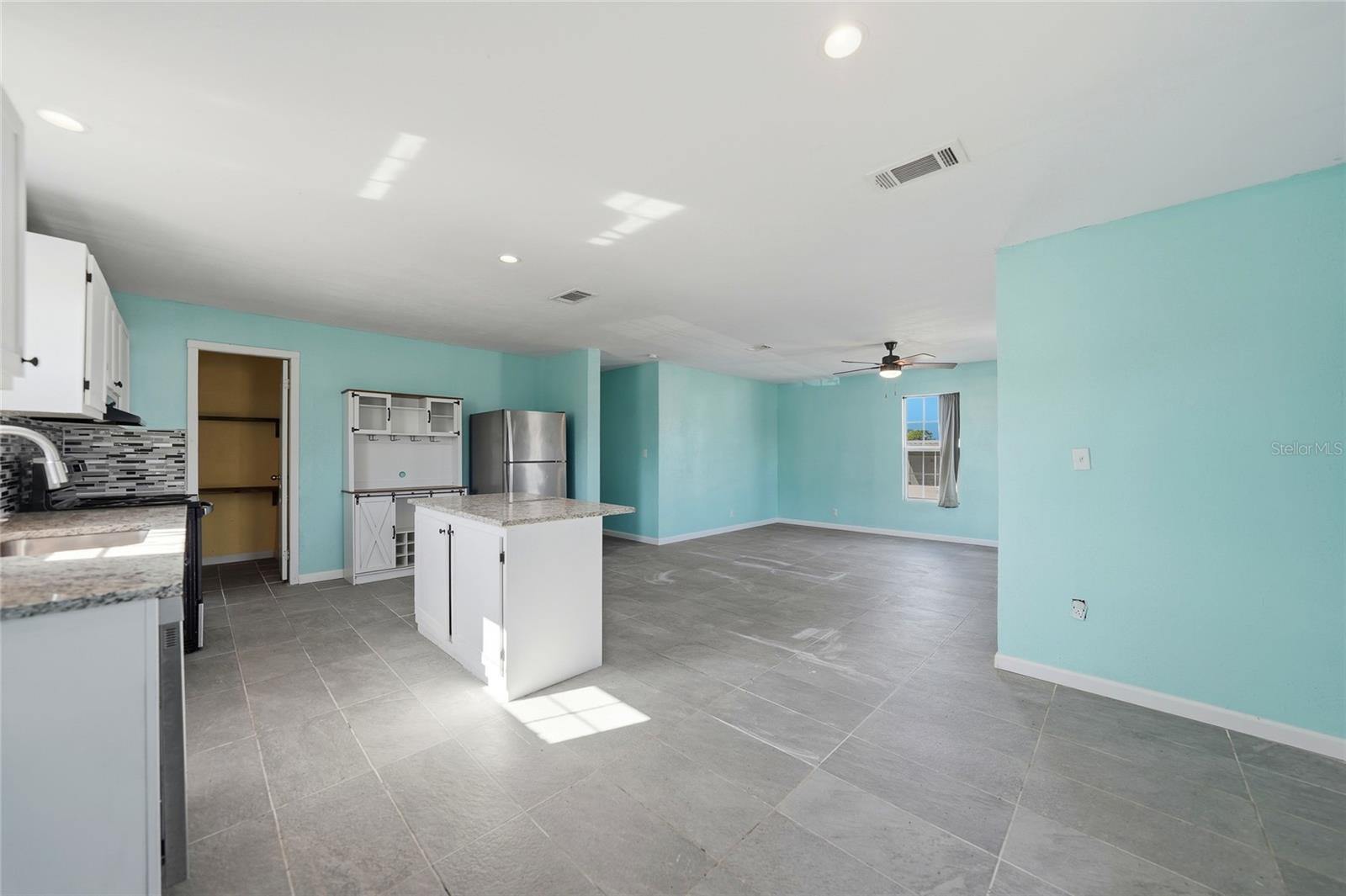 Image 6 of 25 For 11337 Pineapple Road