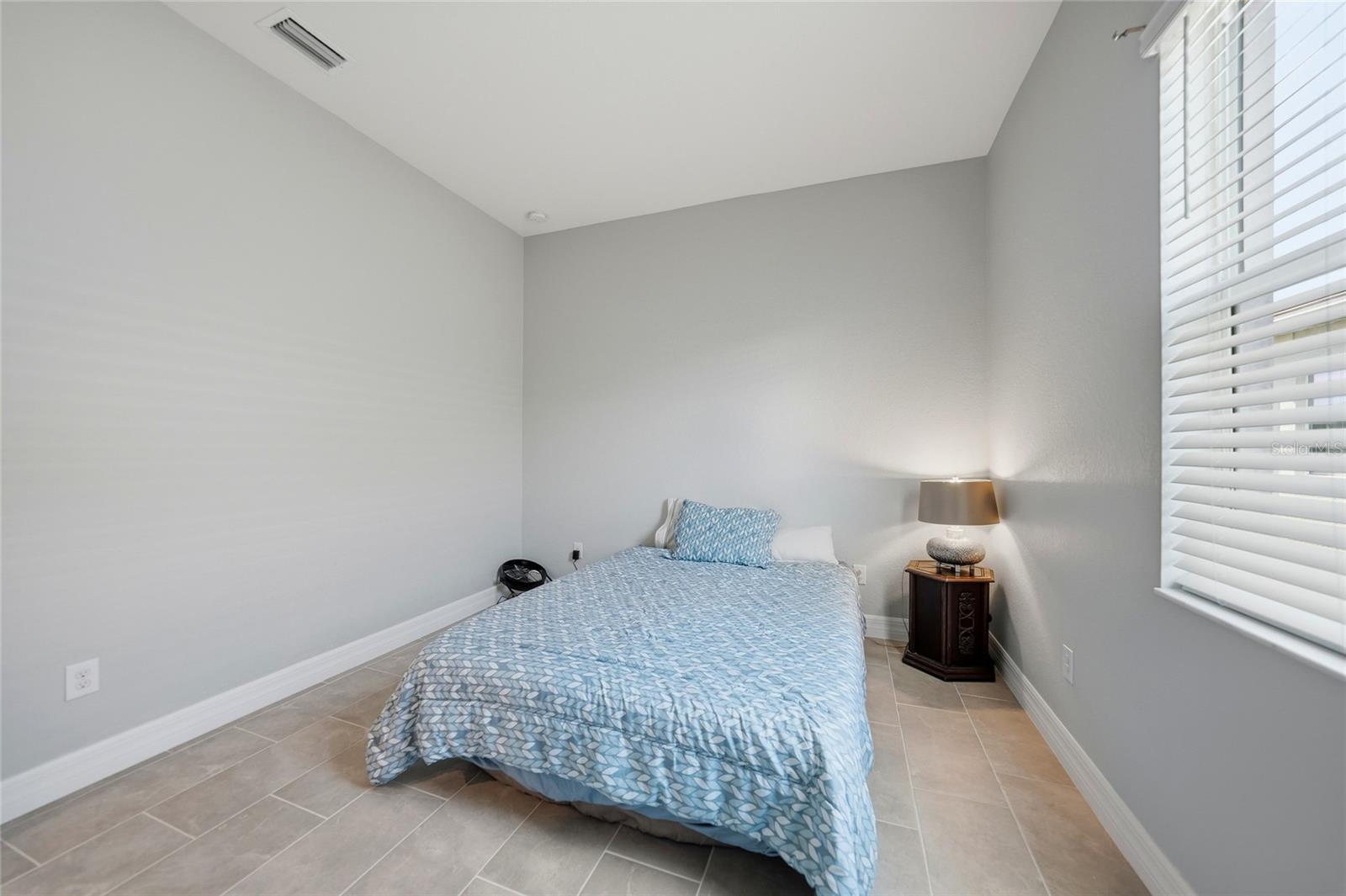 Image 23 of 41 For 15240 Spanish Point Drive