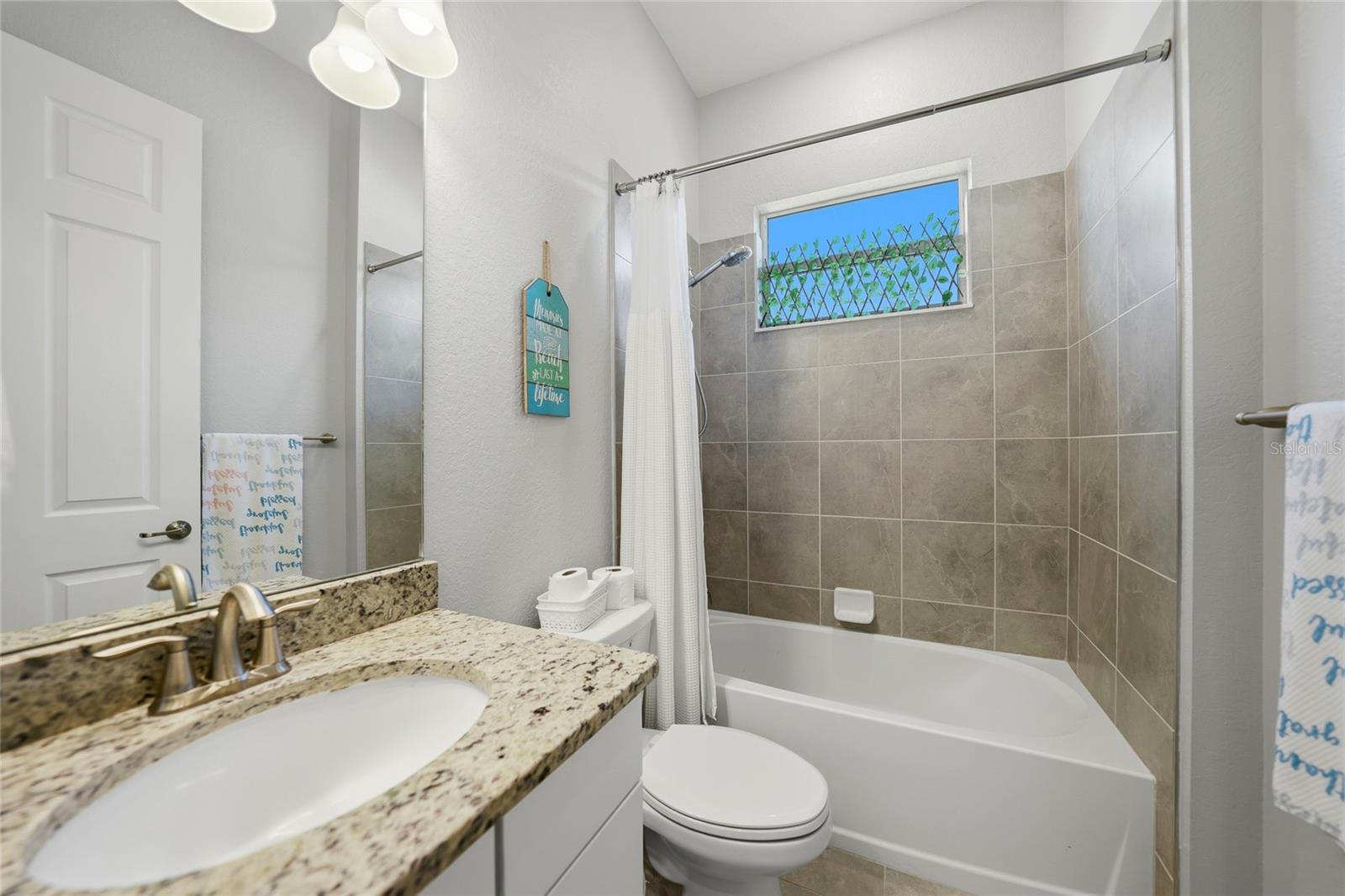 Image 25 of 41 For 15240 Spanish Point Drive