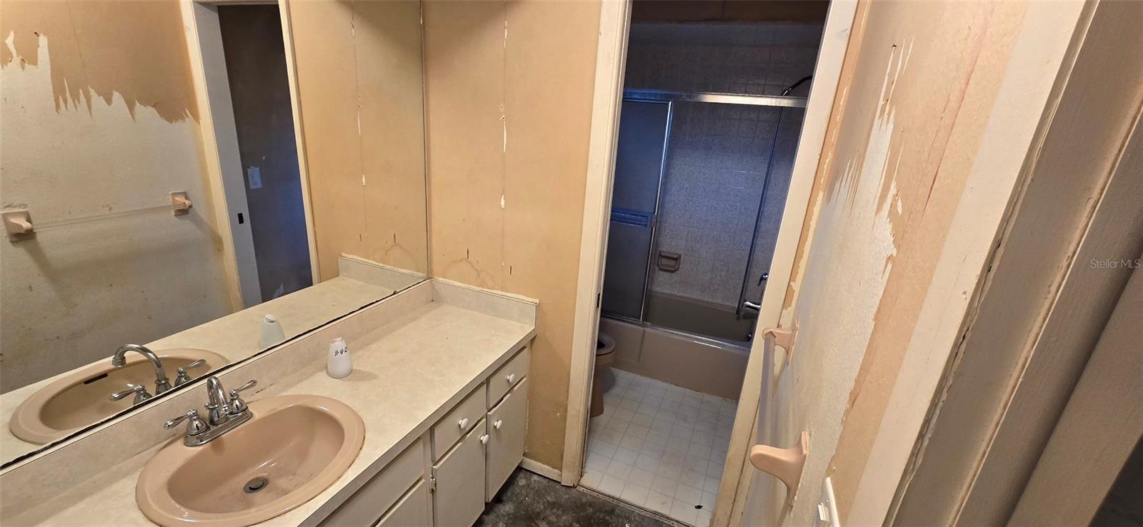 Image 11 of 11 For 26127 Constantine Road