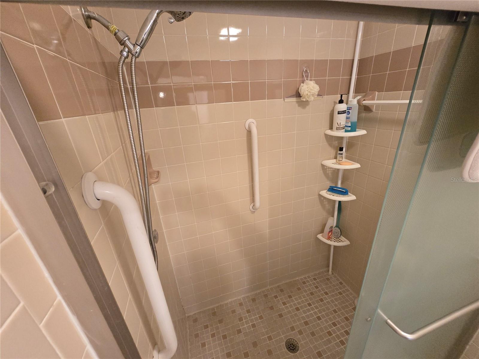 Image 18 of 33 For 1408 San Cristobal Avenue 6