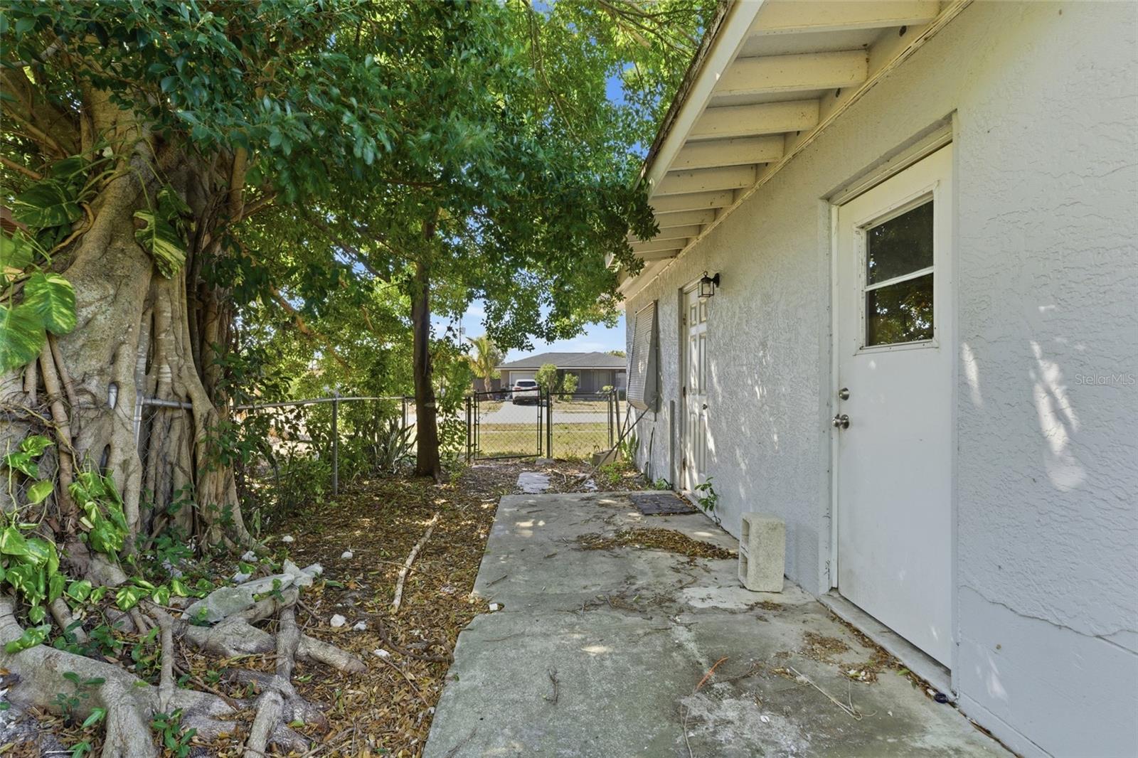 Image 19 of 23 For 3356 Lucerne Terrace